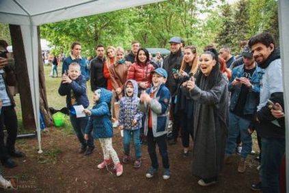 Kiállítás mongrels # vsemposobake (May 2017), ajándék sorsa (2017) Kiállítás mongrels # vsemposobake (May 2017), ajándék sorsa
