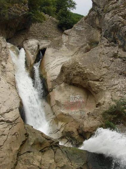 Cascada Khuchni - un punct de reper al orașului Dagestan