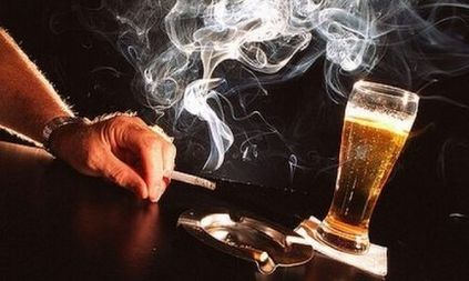 Obiceiuri dăunătoare de fumat și consum de alcool