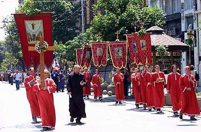 Khorugvi este un atribut obligatoriu al procesiunii