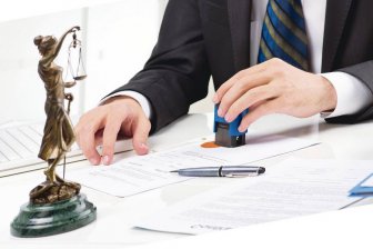 Pentru verificarea contractului de împrumut - notarului
