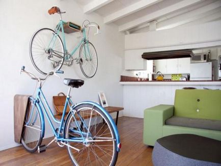 14 Стильних вішалок і полиць для зберігання велосипеда в квартирі