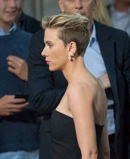 5 formák Scarlett Johansson, divatos Ukrajna