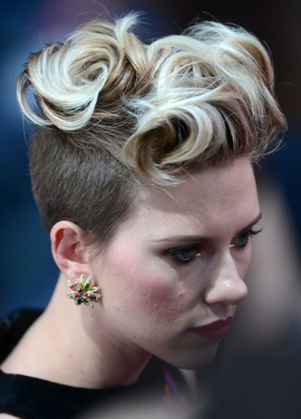 5 formák Scarlett Johansson, divatos Ukrajna