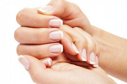 9 Міфів про манікюр і правда про здоров'я нігтів