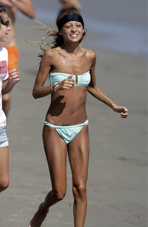 Fetele anorexice sunt elegante sau dezgustatoare