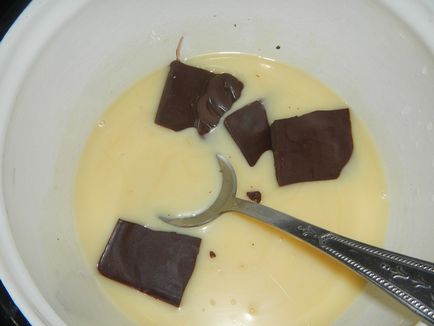 Tort cu ciocolată rapidă - tort delicios cu biscuiți de miere cu cireșe și lapte condensat - de casă