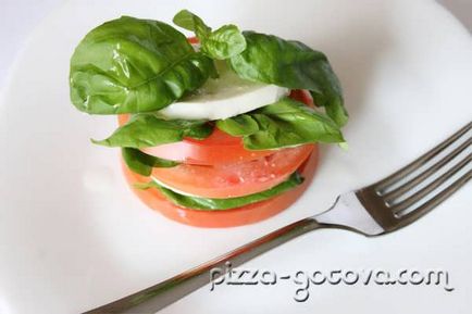 Salata Caprice cu mozzarella - reteta cu fotografie