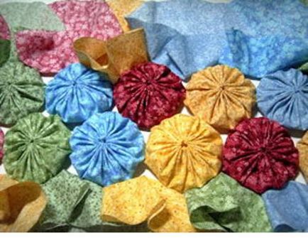 Квіточки йо-йо в оформленні штор та іншого домашнього текстилю, штори, ламбрекени, домашній текстиль