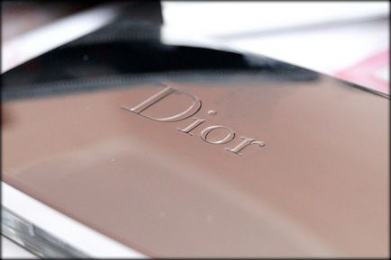 Dior eye reviver illuminating neutrals eye palette у відтінку 001