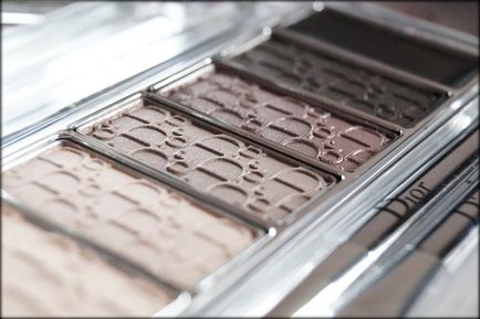 Dior reviver pentru ochi iluminând paleta de ochi neutre în umbră 001