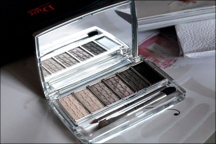 Dior eye reviver illuminating neutrals eye palette у відтінку 001