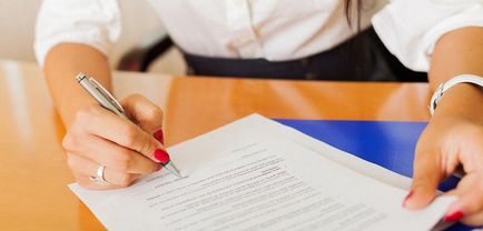 Contractul de angajare a unui angajat pentru regulile de lucru și un eșantion de elaborare