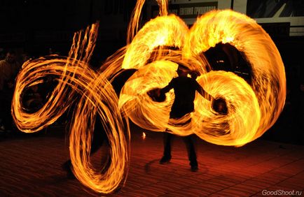 Fire show - cum să fotografiezi frumos un foc