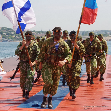 Forma Marines különböző időpontokban, a katonai jelmez múzeum