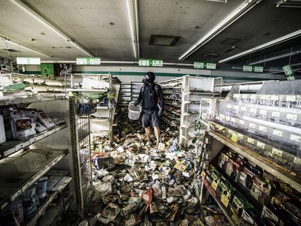 Fotograful și-a făcut drumul în orașul-fantomă radioactivă din Fukushima