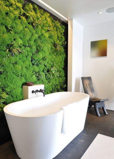 Інтер'єр ванної в тропічному стилі фото дизайн-проектів