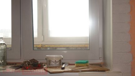Cum de a decora locul de rezemare a pantelor și a tapetului după înlocuirea ferestrelor