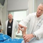 Cum se tratează un accident vascular cerebral în Israel?