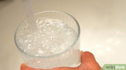 Hogyan kell öblíteni a torok sós vízzel