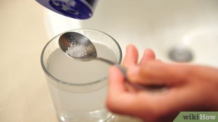Hogyan kell öblíteni a torok sós vízzel