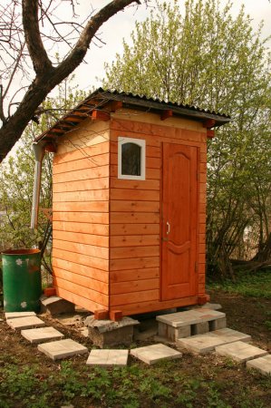 Cum se construiește o toaletă în casă cu propriile mâini - dimensiuni, scheme, fotografii, video
