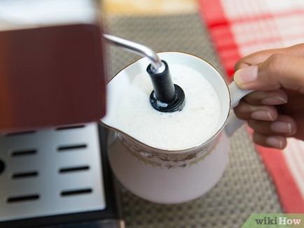 Hogyan készítsünk kávét tejjel hab