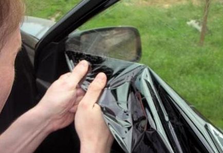 Як самостійно зняти тонировочную плівку з автомобіля