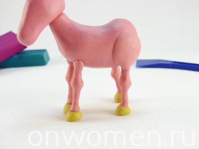 Cum să faci un unicorn dintr-o clasă de master plasticine cu o fotografie