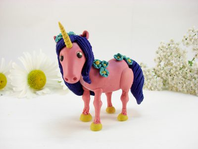 Cum să faci un unicorn dintr-o clasă de master plasticine cu o fotografie