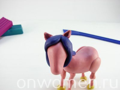 Cum să faci un unicorn dintr-o clasă de master plasticine cu o fotografie