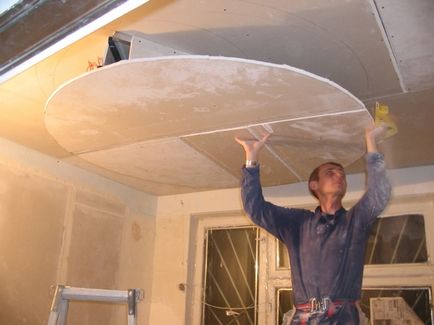 Cum se construiește un tavan pe două niveluri realizat din tablă de ghips cu iluminare din spate cu mâinile tale Editare foto și video