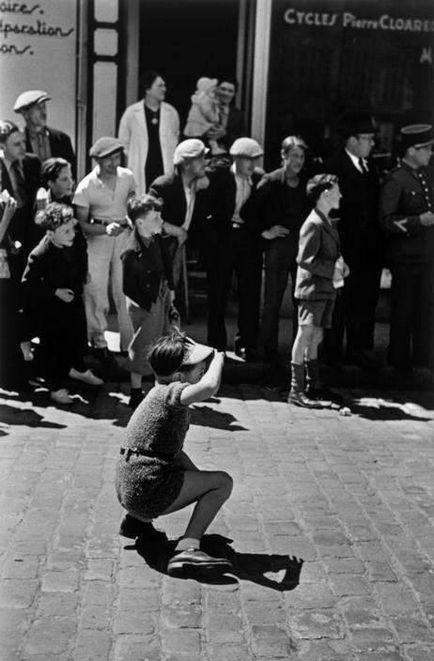 Cum să devii cel mai mare fotograf de stradă 8 sfaturi de la robert capa (fotobook) ~ photopoint