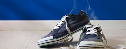 Cum se elimină mirosul de transpirație din pantofi și ce trebuie făcut în caz de prevenire
