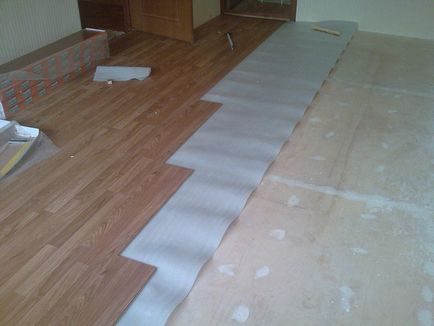Cum de a alinia podeaua pentru un nivel de laminare laminat gcl și gips-carton șapă, stil rapid și uscat