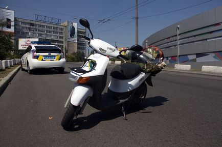 Cap - vagy sisakot letartóztattak a vezető a moped új híd, az informátor