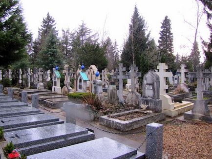 Cimitirul Saint-Genevieve-de-Bois, Saint-Genevieve-de-Bois cum ajungeți la hotel