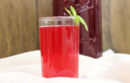 Журавлинний-малиновий морс - покроковий рецепт з фото