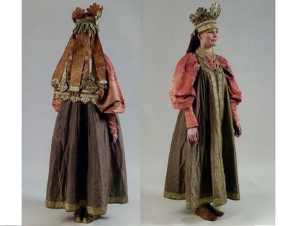 Colecție de haine populare rusești