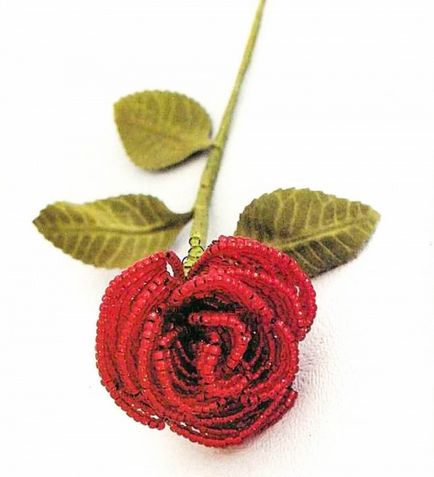 Trandafirul roșu din margele