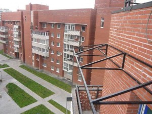 Acoperiș pe balcon - o varietate de modele și instrucțiuni de instalare pas cu pas