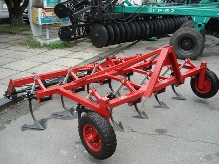 Cultivator cu mâinile proprii pentru tractorul mtz