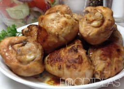Курка з грибами в духовці - рецепт приготування з фото