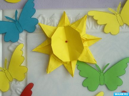 A mester osztály a művészet origami felnőtteknek „V”