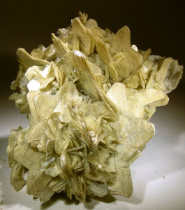 Мінерал мусковіт опис і властивості слюди мусковіт, застосування