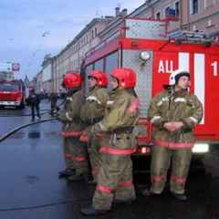 Москва, новини, вночі в московському Мітіно вогонь пошкодив три автомобілі