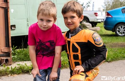 Мотогонки по-білоруськи, або як відпочивають діти, юристи та ветерани