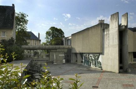 Музей сен-Круа (musee sainte-croix) опис і фото