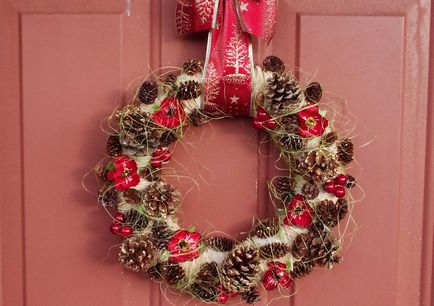 Новорічний вінок на двері різдвяний своїми руками, як зробити основу, декоративні віночки з