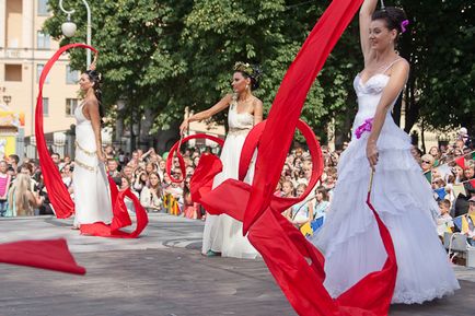 A felvonulást a menyasszony - 2012 örvendjetek